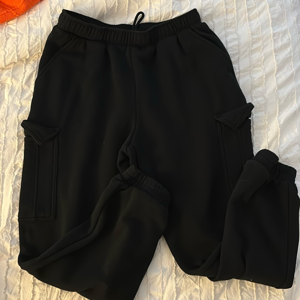 universal thread cargo sweatpants